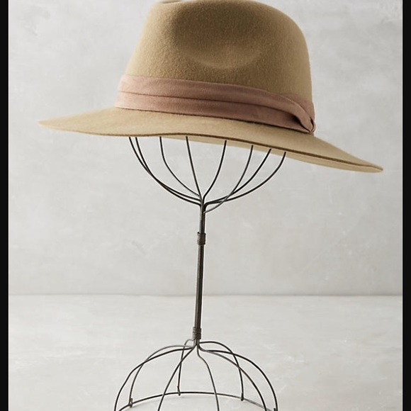 Villete Trimmed Rancher - Picture 2 of 11